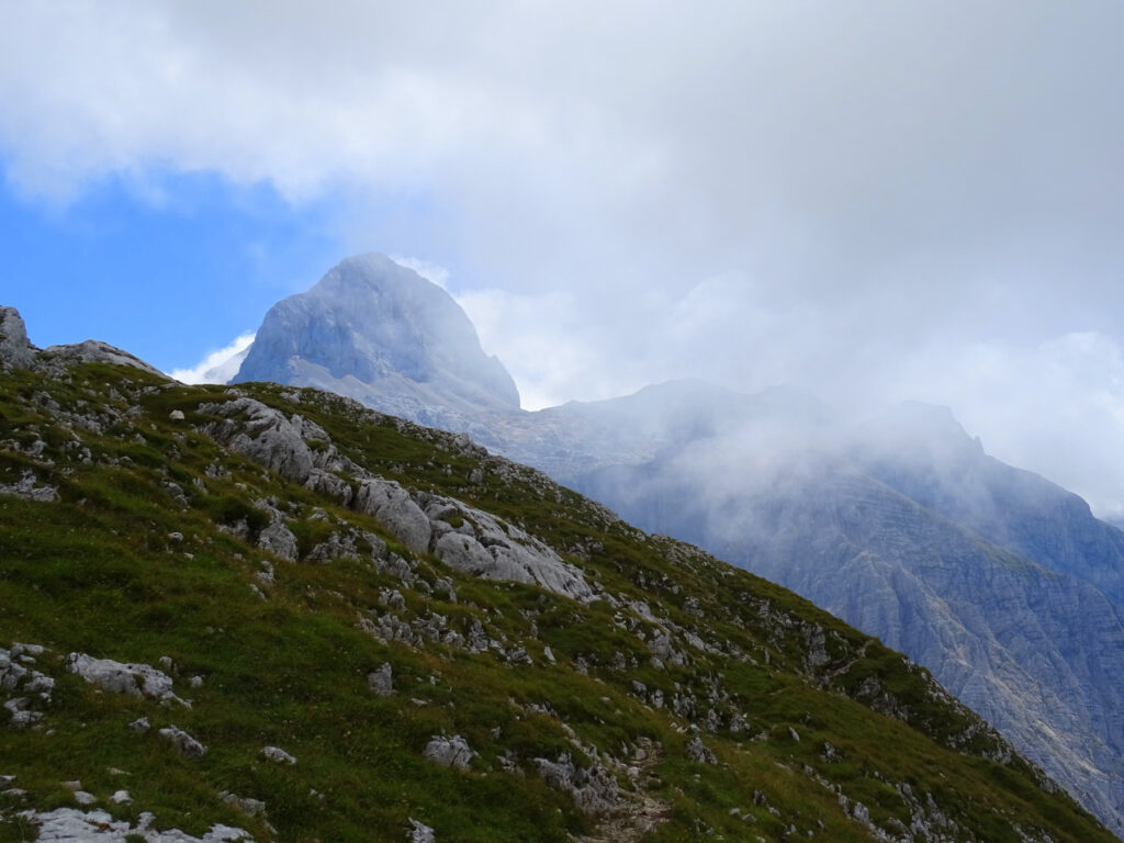 D.Rotar - Triglav v meglici